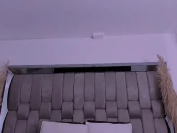 mon1_day – webcam model profile photo Image 16