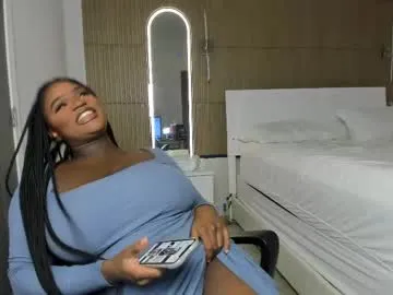 elannand – webcam model profile photo Image 14