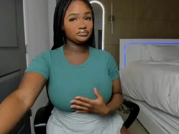 elannand – webcam model profile photo Image 16