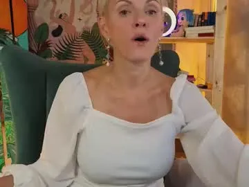 informal_ – webcam model profile photo Image 2