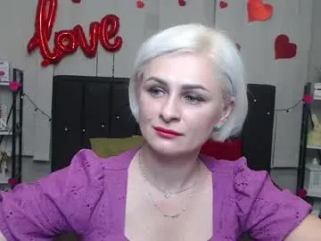 crimsonkitten – webcam model profile photo Image 3