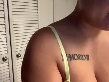 anorababy – webcam model profile photo Image 7