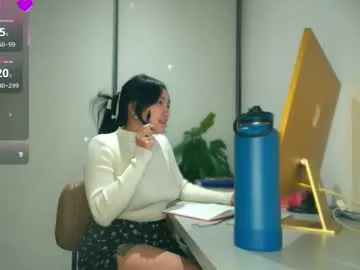 mon1_day – webcam model profile photo Image 11