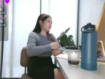 mon1_day – webcam model profile photo Image 12