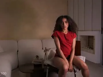 mioflare – webcam model profile photo Image 14