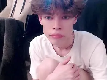 naive_love – webcam model profile photo Image 2