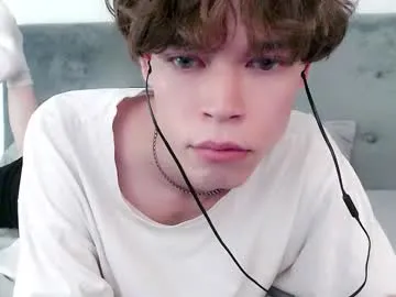 naive_love – webcam model profile photo Image 7