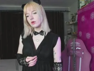 informal_ – webcam model profile photo Image 11