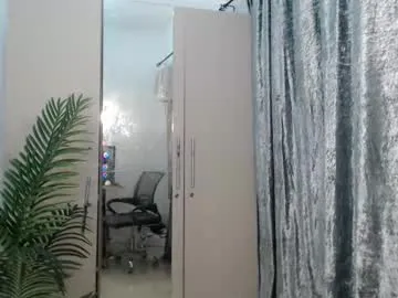 pretty_molly18 Image 2