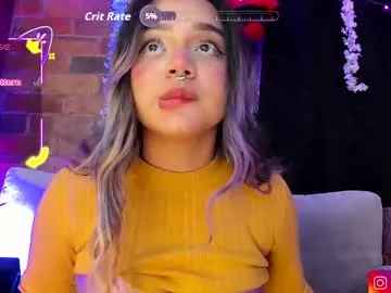 crystalnut – webcam model profile photo Image 18