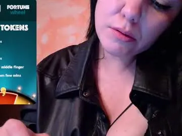 qtxwrm31 – webcam model profile photo