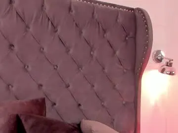 juliaquin – webcam model profile photo Image 4