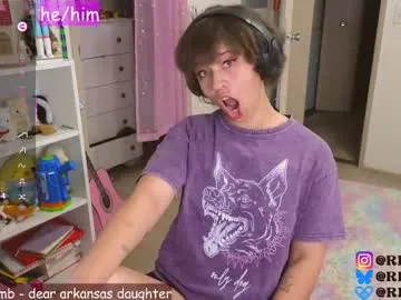 realsquirter – webcam model profile photo Image 2