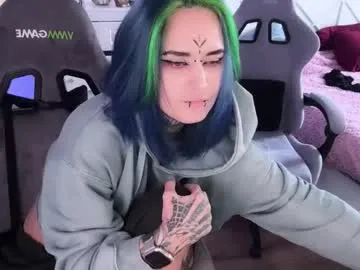 mon1_day – webcam model profile photo Image 17