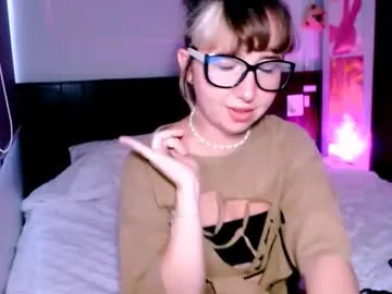 naive_love – webcam model profile photo Image 19