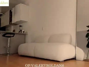 bright_diamonds_054 – webcam model profile photo Image 17