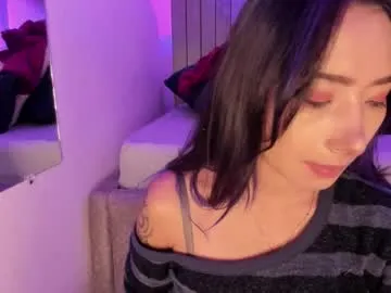 _lovly – webcam model profile photo Image 10