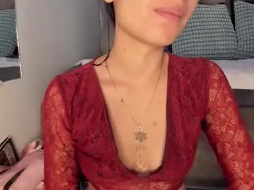 _lovly – webcam model profile photo Image 18