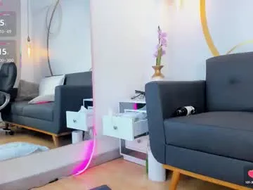 mon1_day – webcam model profile photo Image 6