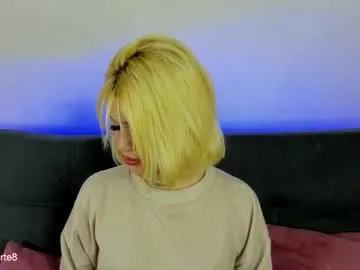 tooclose_toofar – webcam model profile photo Image 17