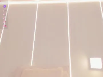 ivet_cute1 – webcam model profile photo Image 6