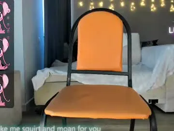 niky_love21 – webcam model profile photo Image 4