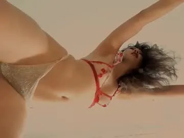 ericaglam – webcam model profile photo Image 7