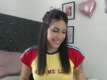 evymiuu – webcam model profile photo Image 3