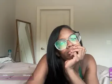 miss_ema_divine – webcam model profile photo Image 3