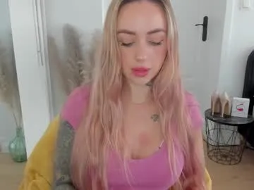 merrilyn – webcam model profile photo Image 9