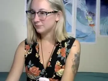 komydoll – webcam model profile photo Image 3