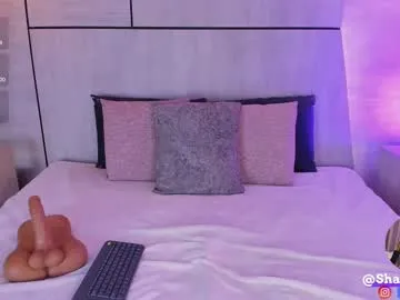 lustyaura – webcam model profile photo Image 10