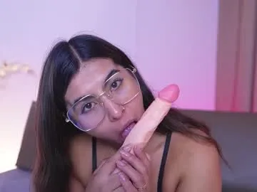 lucyrait – webcam model profile photo Image 15