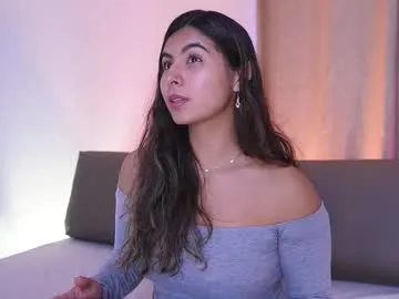 lucyrait – webcam model profile photo Image 8