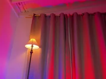 AudreyRay – webcam model profile photo Image 9