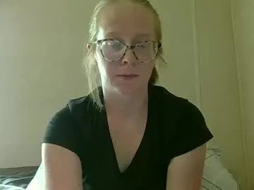 funny_to_see_you_here – webcam model profile photo Image 4