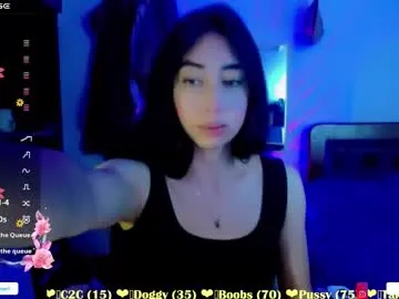 crimsonkitten – webcam model profile photo Image 12