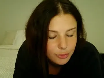 lustyaura – webcam model profile photo Image 16