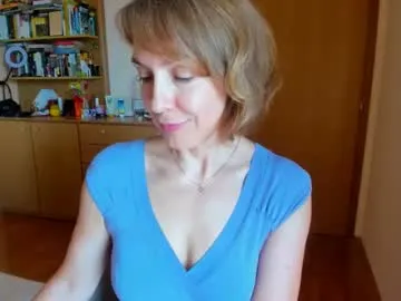nicoleirisxxx – webcam model profile photo Image 15