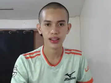 milly_shy – webcam model profile photo Image 9