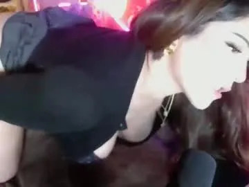 yahaira_26 – webcam model profile photo Image 12