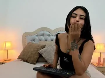 phoebepaw – webcam model profile photo Image 3
