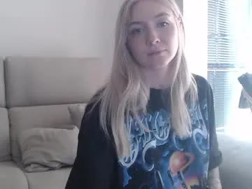 madie_collins7 – webcam model profile photo Image 10