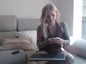 madie_collins7 – webcam model profile photo Image 2