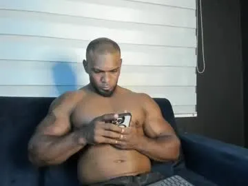 Ninjainia – webcam model profile photo Image 6