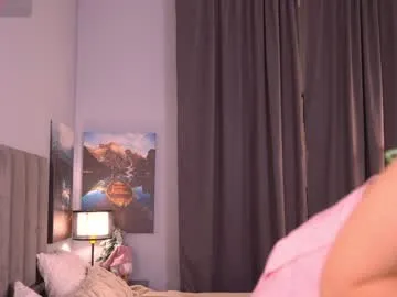 coralie20 – webcam model profile photo Image 4