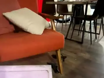 shine_vivi – webcam model profile photo Image 9