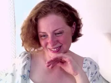 emilytrays – webcam model profile photo Image 15