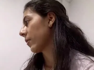 niky_love21 – webcam model profile photo Image 11