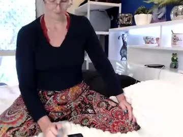 asianboobz – webcam model profile photo Image 3